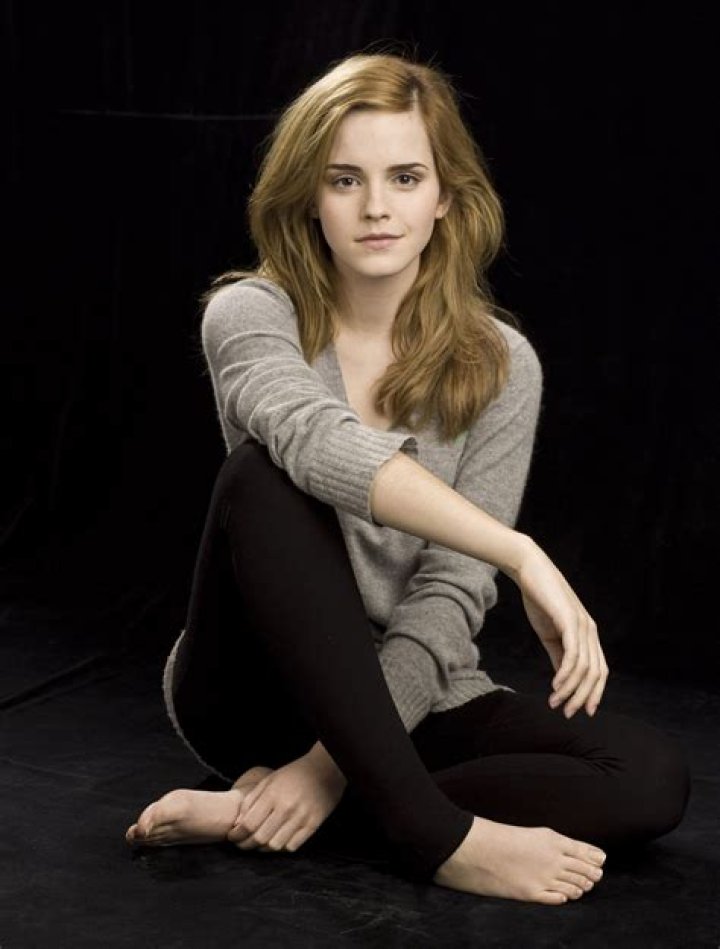 Emma Watson Feet, Shoe Size and Shoe Collection