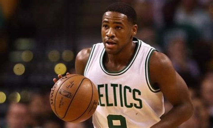 Know About Demetrius Jackson; Salary, NBA, Contract, Stats, Dating