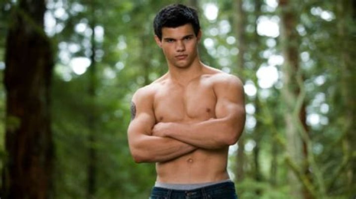 Taylor Lautner Fat: Facts About His Body And Weight Gain