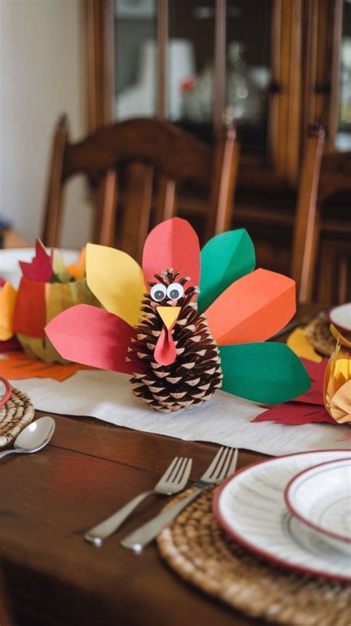 Your fam will *love* these DIY Thanksgiving decorations